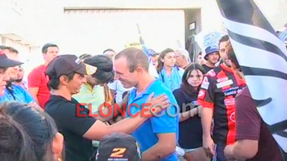 &quot;Dejé todo hasta la última curva, para ser campeón&quot;.