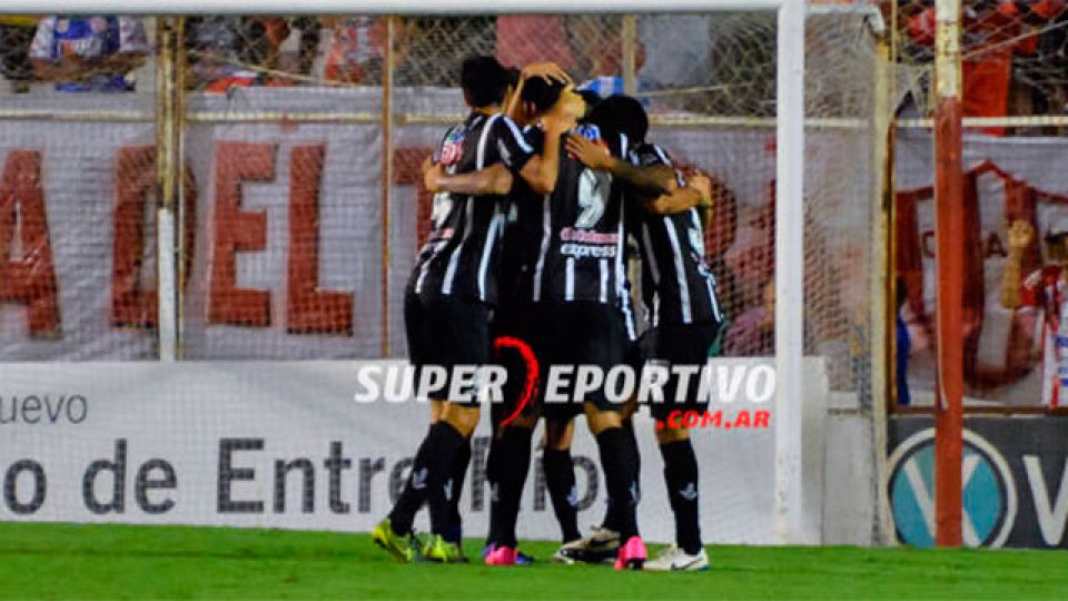 El Rojiblanco no supo mantener la ventaja y empató ante el Ferroviario.