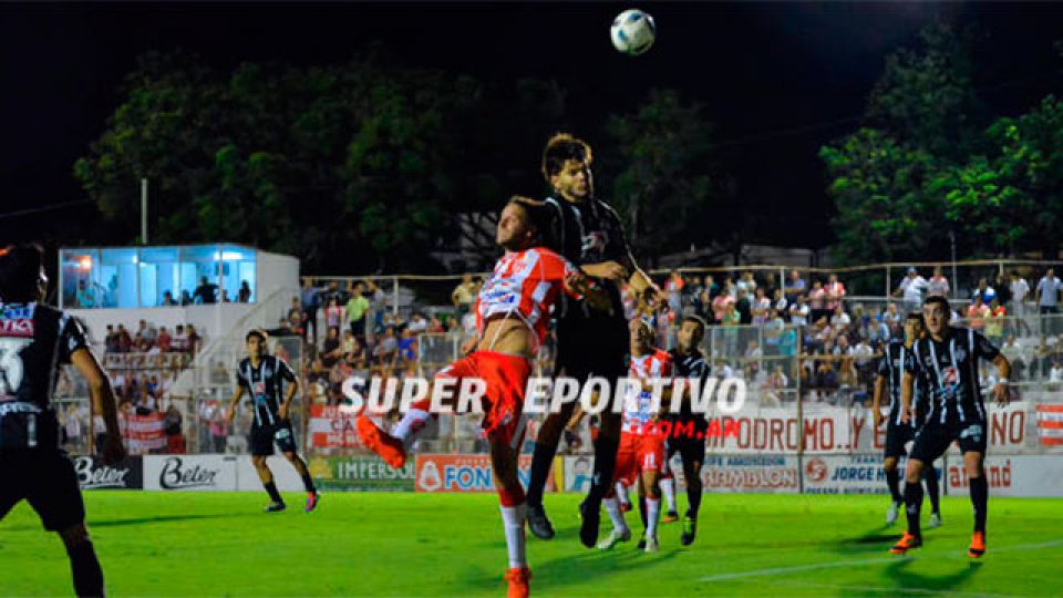 El Rojiblanco no supo mantener la ventaja y empató ante el Ferroviario.