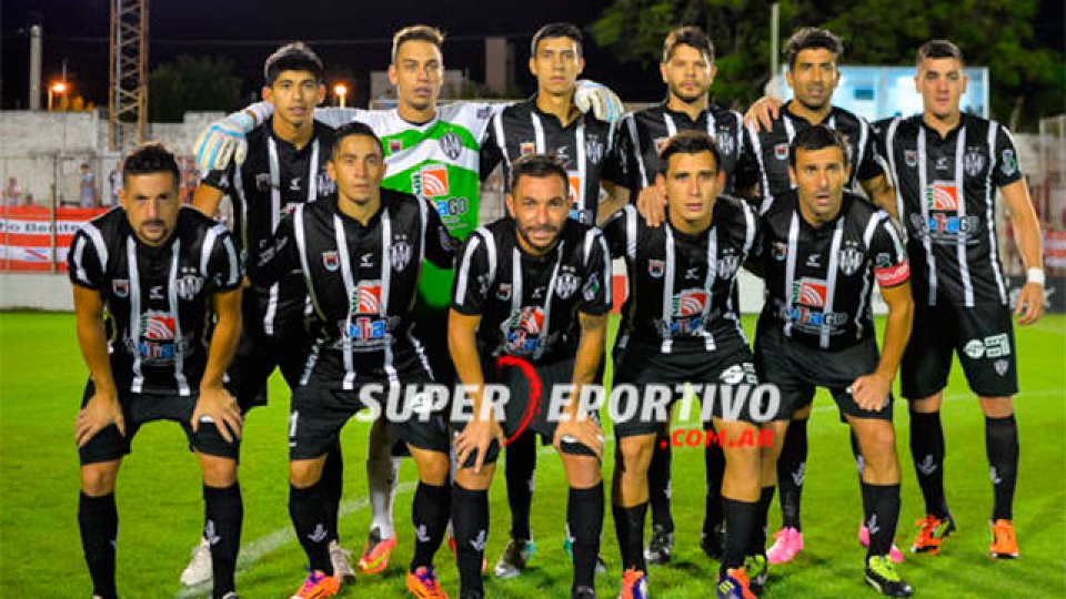 El Rojiblanco no supo mantener la ventaja y empató ante el Ferroviario.