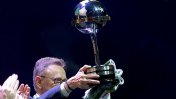 Chapecoense recibió la Copa Sudamericana en una emotiva ceremonia