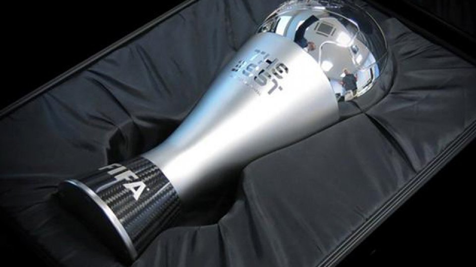 El presiado trofeo The Best, el nuevo galardón que entrega la FIFA.