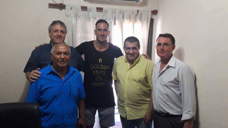 Facebook: Las Voces del Gato.