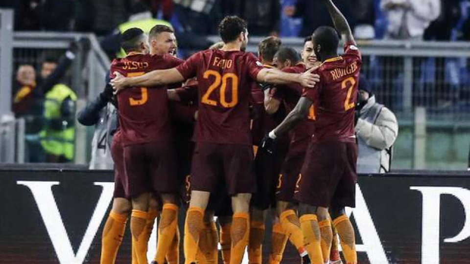 Roma festeja el triunfo y el último pasaje a los Cuartos de Final de la TIM Cup.