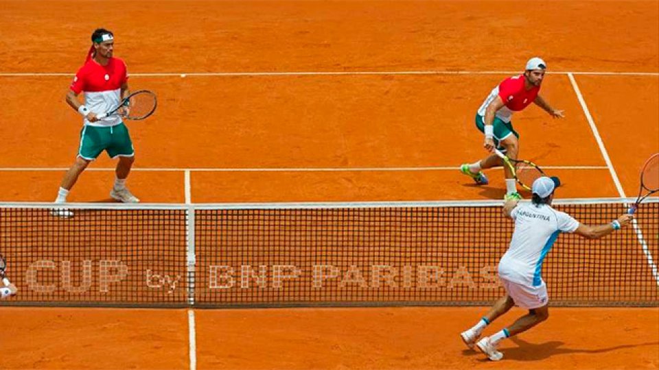 Argentina ganó el Dobles y sigue con chances.
