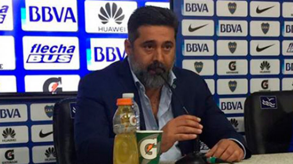 "No es cierto que me contacté con gente de Sevilla por Sampaoli", dijoel Tano.