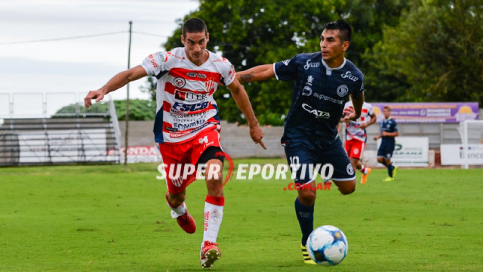 El Gato no consiguió los tres puntos que necesitaba para despegar.