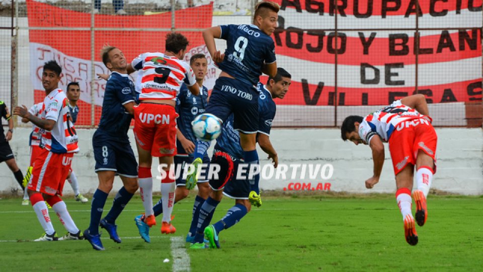 El Gato no consiguió los tres puntos que necesitaba para despegar.