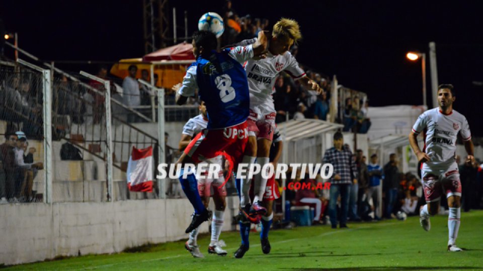 El Gato jugó, luchó y fue inteligente para superar a la Gloria en el Mutio.