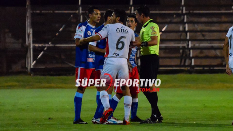 El Gato jugó, luchó y fue inteligente para superar a la Gloria en el Mutio.