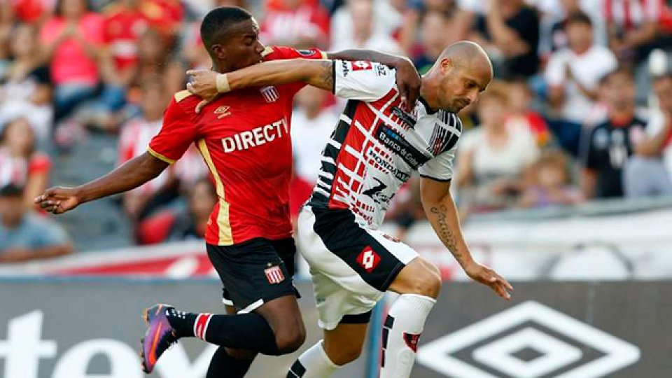 Patronato se volvió de La Plata con las manos vacías. (Olé)