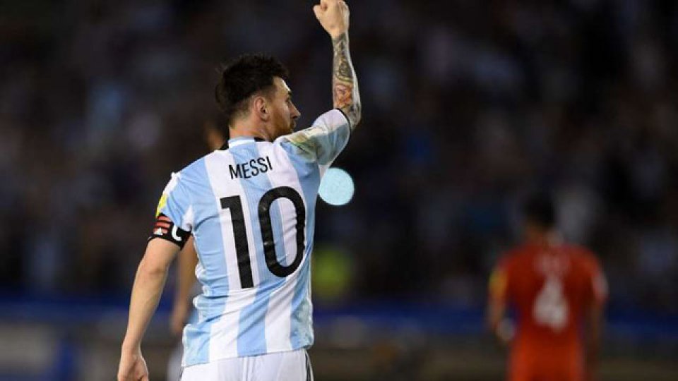 Messi festeja el gol argentino ante Chile.