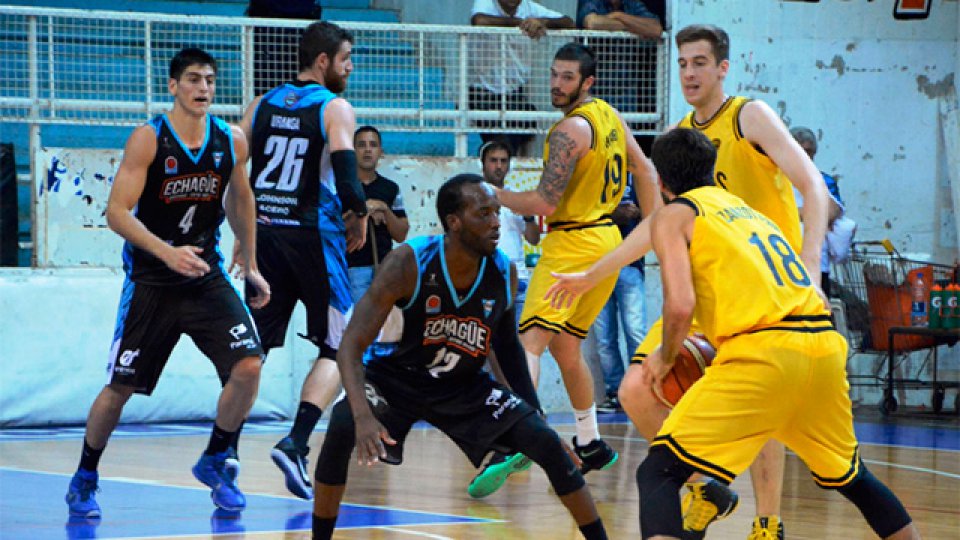 Echagüe volvió al triunfo ante Obras en el Luis Butta.