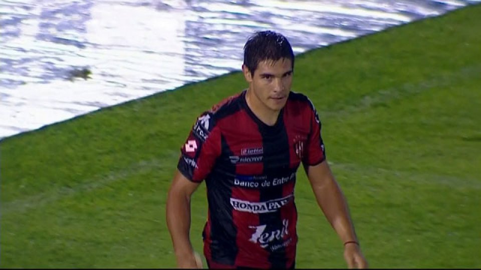 Patronato se llevó un punto de su visita a Parque Patricios.