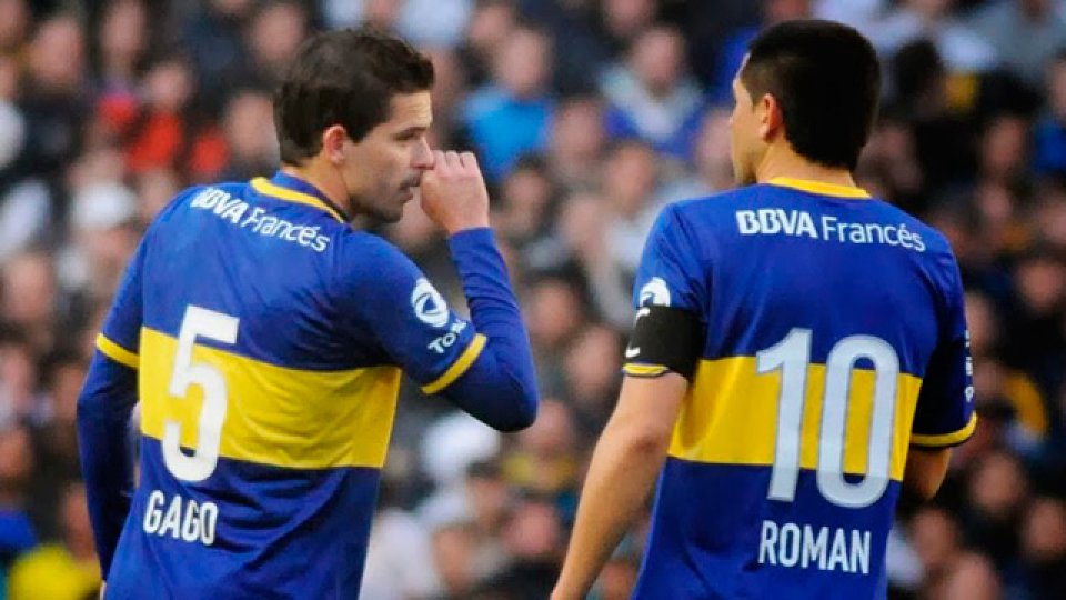 Riquelme fue muy crítico con Boca y Gago le respondió.