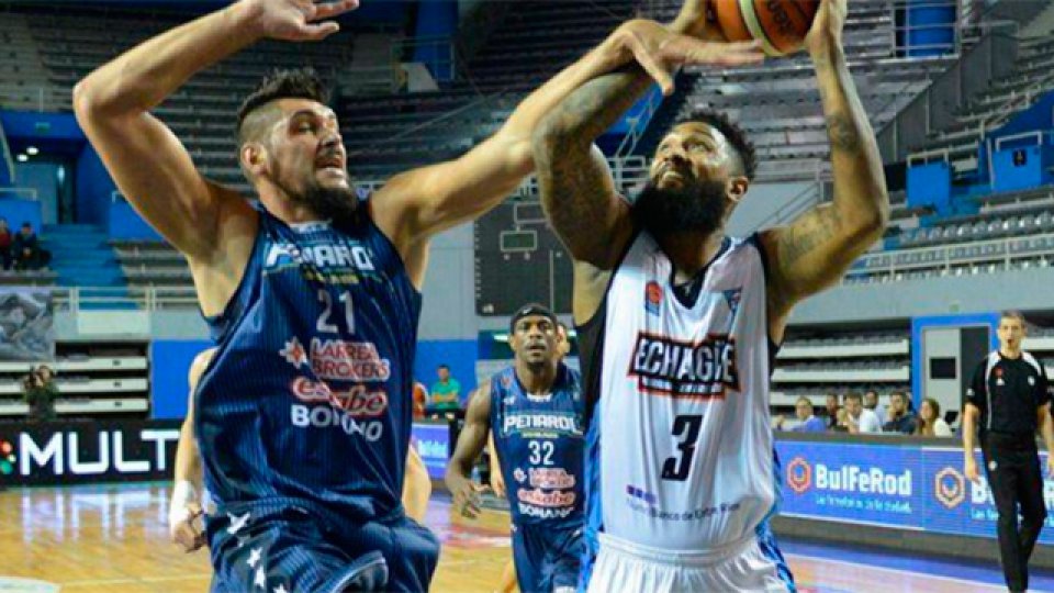 Echagüe sufrió una nueva derrota ante Peñarol en Mar del Plata.