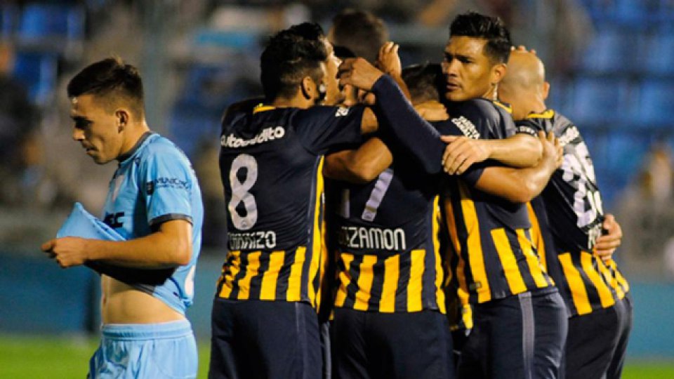 Central y Colón juegan un partido con aspiraciones de ingresar a las copas.