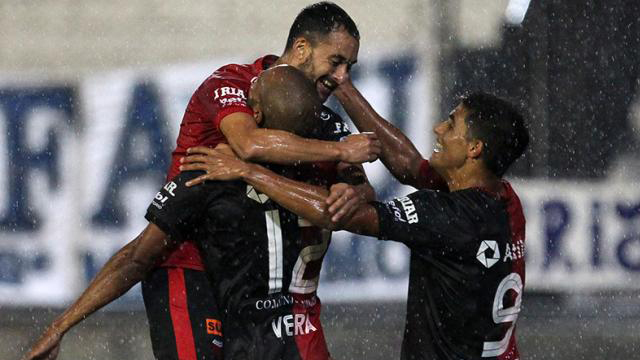 De la mano de Domínguez, Colón sigue con un invicto histórtico para el club.