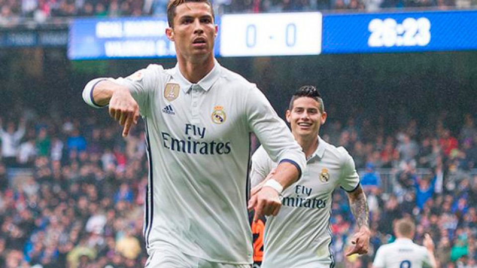 Real Madrid rescató un triunfo para continuar puntero.