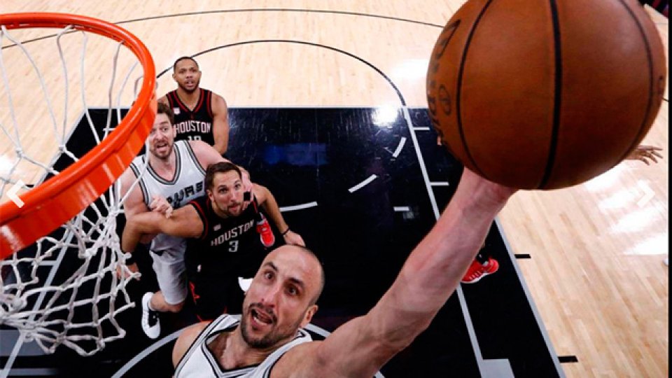 Manu suma cuatro anillos de campeón con la franquicia texana y va por el quinto.