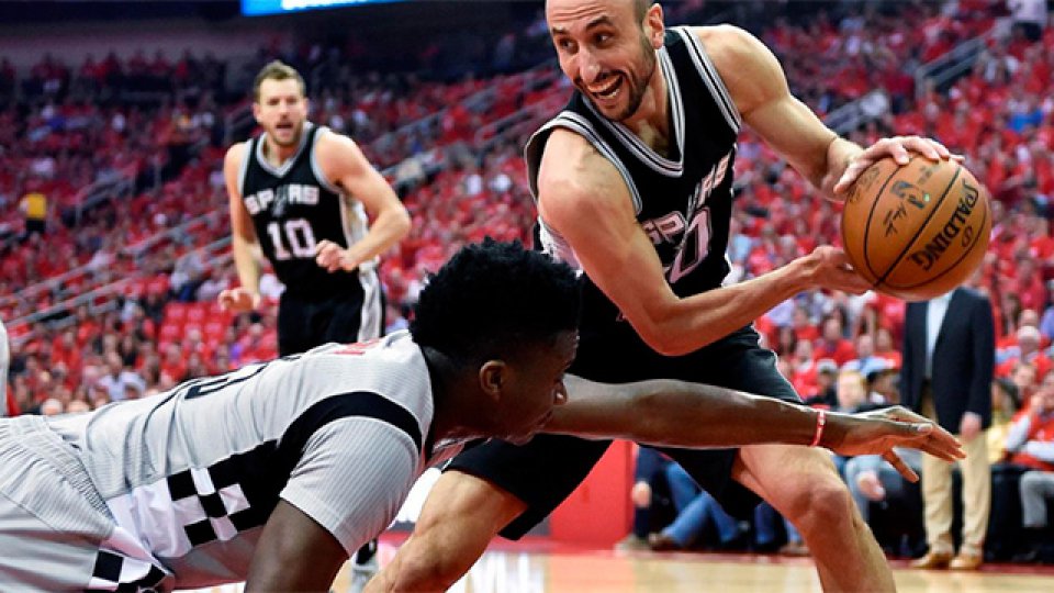 San Antonio aplastó a Houston y está en la final del Oeste.