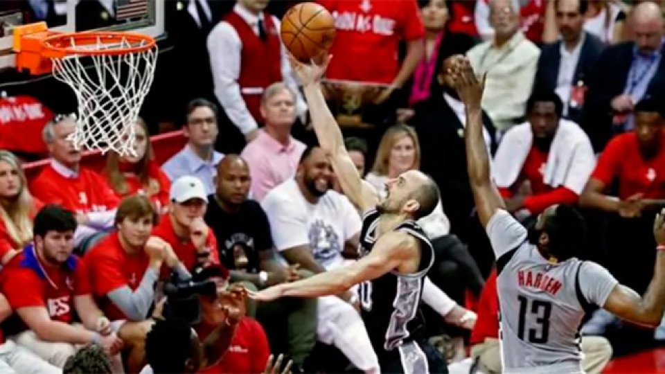 San Antonio aplastó a Houston y está en la final del Oeste.