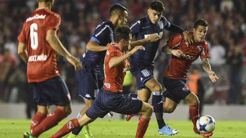 Independiente venció a Racing en el Clásico de Avellaneda.