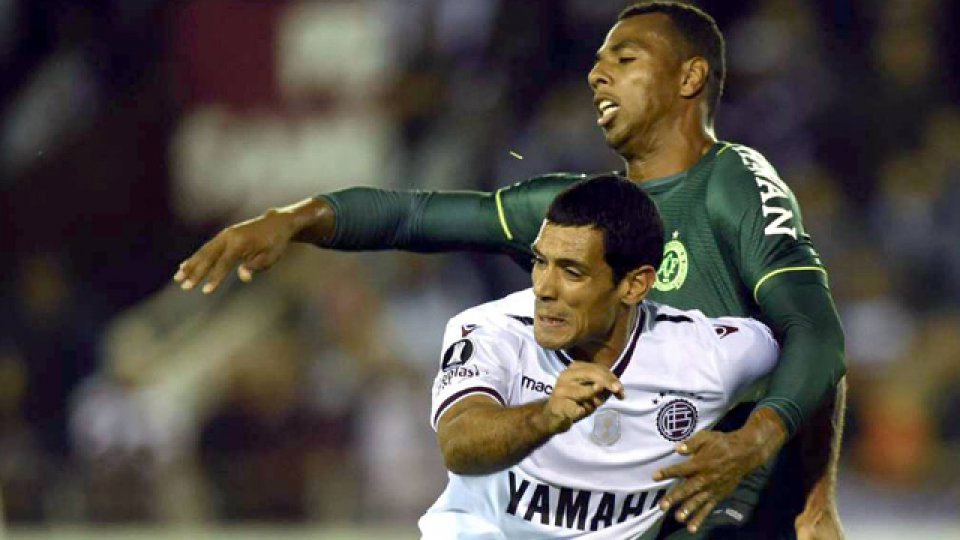 La Conmebol determinó que el Granate se impuso ante Chapecoense por 3 a 0.