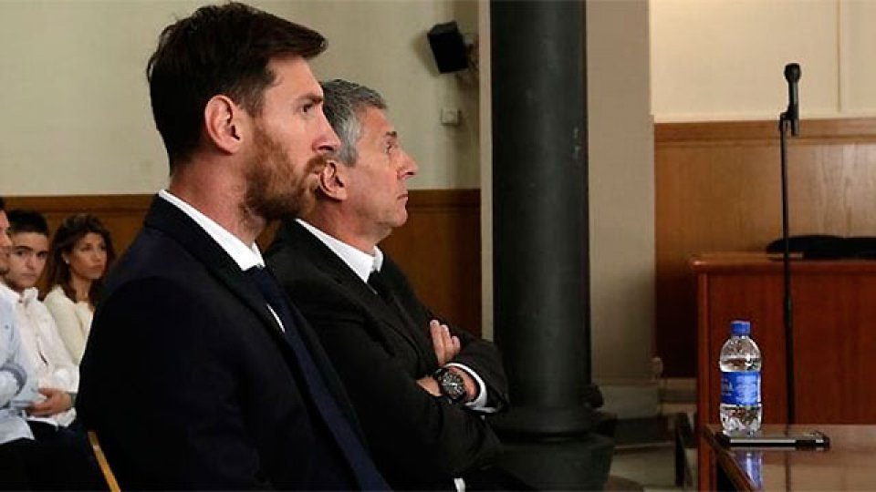 Messi acordó sustituir la condena de 21 meses.