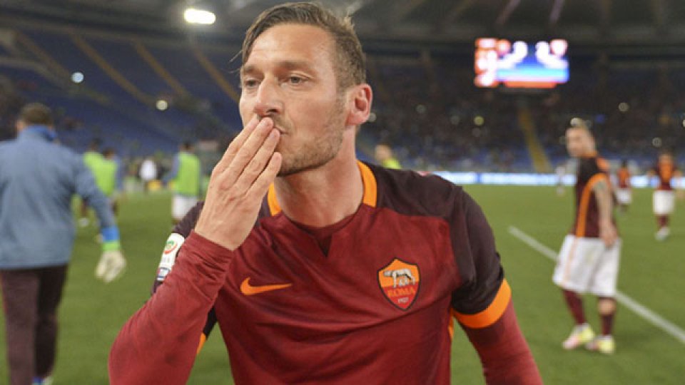 "Siento que mi amor por el fútbol no pasa, es mi pasión", aseguró Il Capitano.