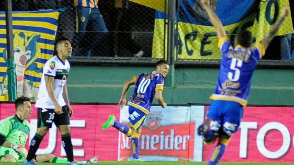 El Santo sanjuanino no pudo en el elenco de Villa Crespo en cancha de Arsenal.