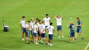 Sin Messi y con un esquema ultraofensivo, Argentina enfrenta a Singapur