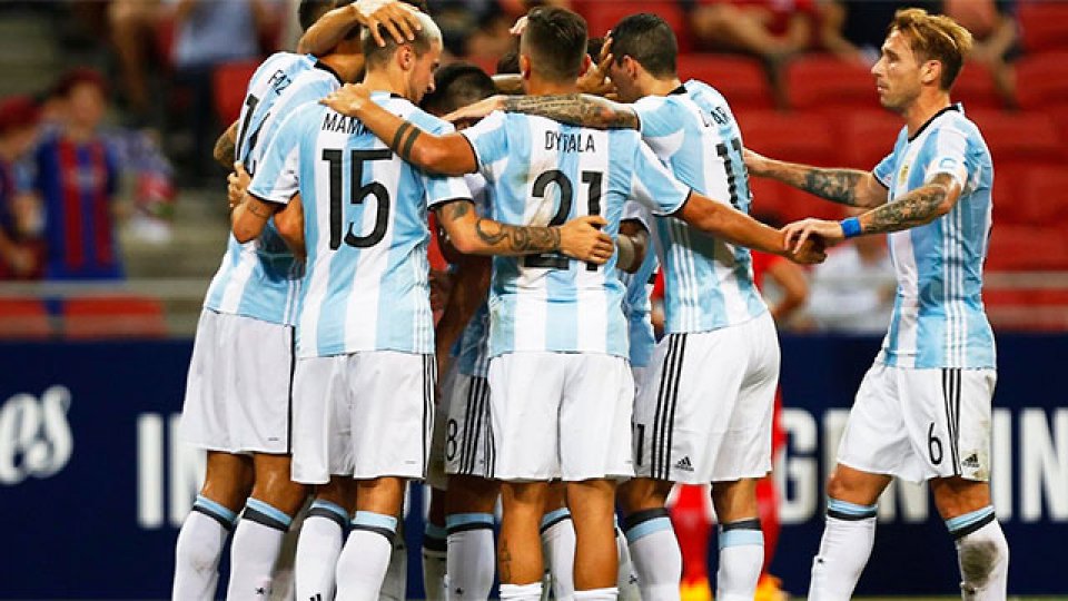 Argentina derrot&oacute; c&oacute;modamente a Singapur.