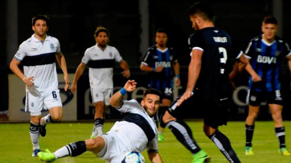 Gimnasia logró un valioso triunfo en Córdoba.