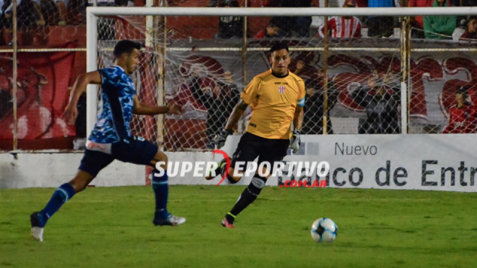 Migliore atajó en 3 empates y 7 derrotas de Atlético Paraná.