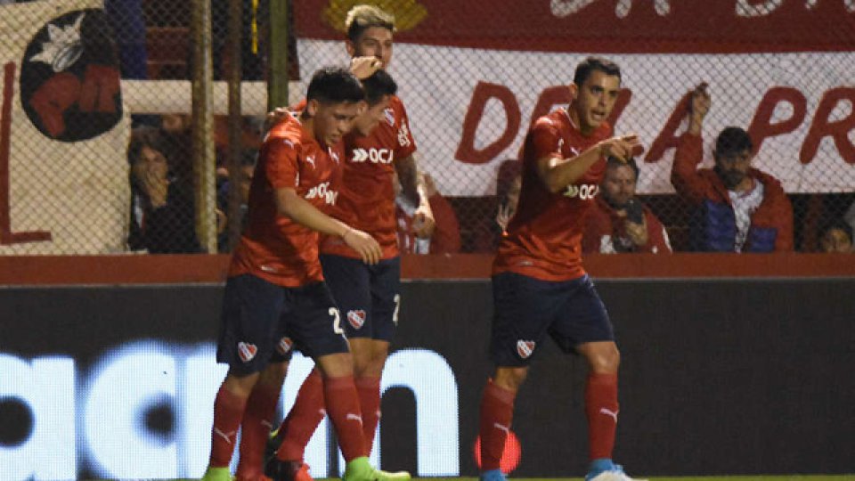 El Rojo ganó y está cerca de entrar en la Copa del año próximo.