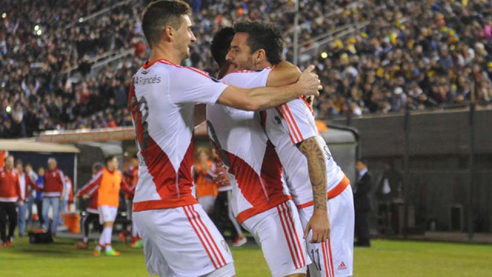River ganó en Asunción y tiene medio pasaje a los cuartos de final.