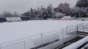 La cancha de Gimnasia de Mendoza, tapada por nieve: hoy puede subir a la B Nacional