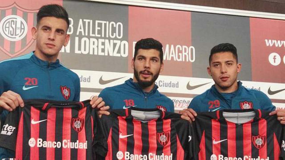 Los refuerzos del Santo para la nueva temporada posaron con la casaca azulgrana.