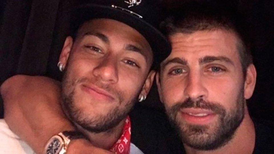 Piqué confirmó por Instagram que Neymar seguirá en el Barcelona.