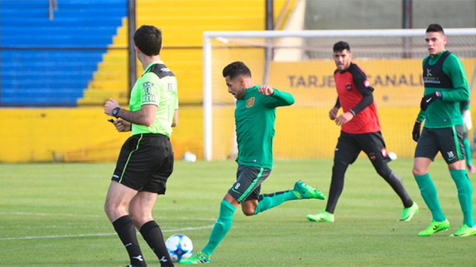 Patronato se prob&oacute; ante el Canalla. (Foto: @CARCoficial)