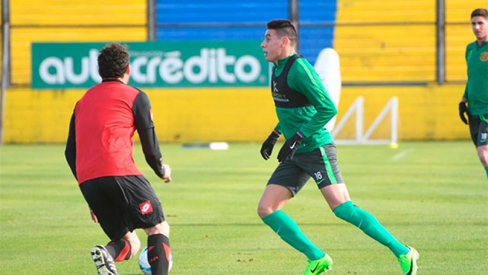 Patronato se prob&oacute; ante el Canalla. (Foto: @CARCoficial)