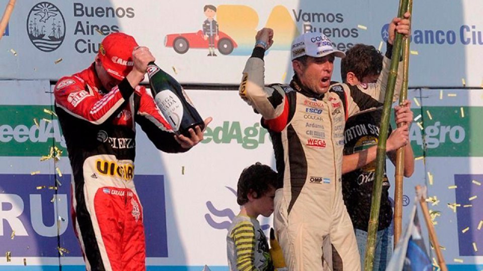 El Pato Juan Manuel Silva se quedó con los 1000 kilómetros del TC .