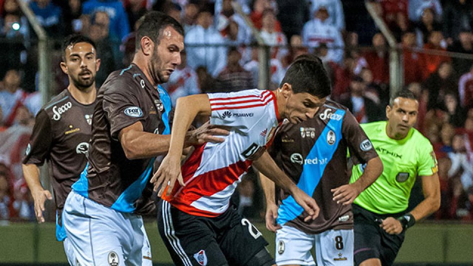 River debutó en la Copa Argentina con goleada ante Atlas.