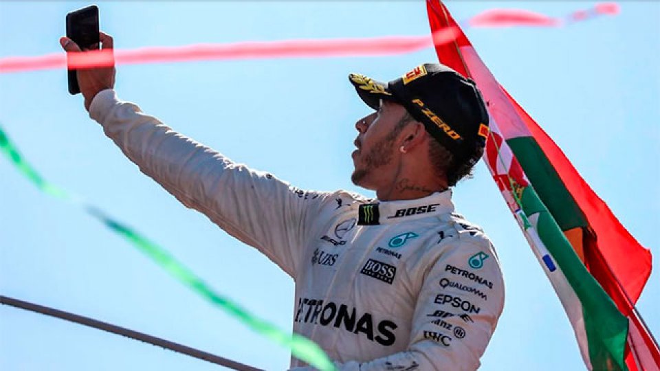 Hamilton gan&oacute; en Monza, super&oacute; a Vettel y es nuevo l&iacute;der.