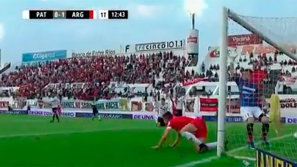 Patronato logró su primera victoria en la Superliga ante Argentinos.