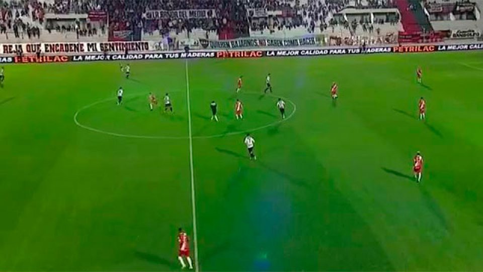 Patronato logró su primera victoria en la Superliga ante Argentinos.