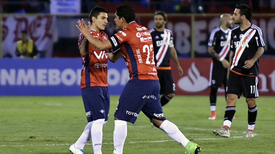 River sufrió un duro golpe en Bolivia.