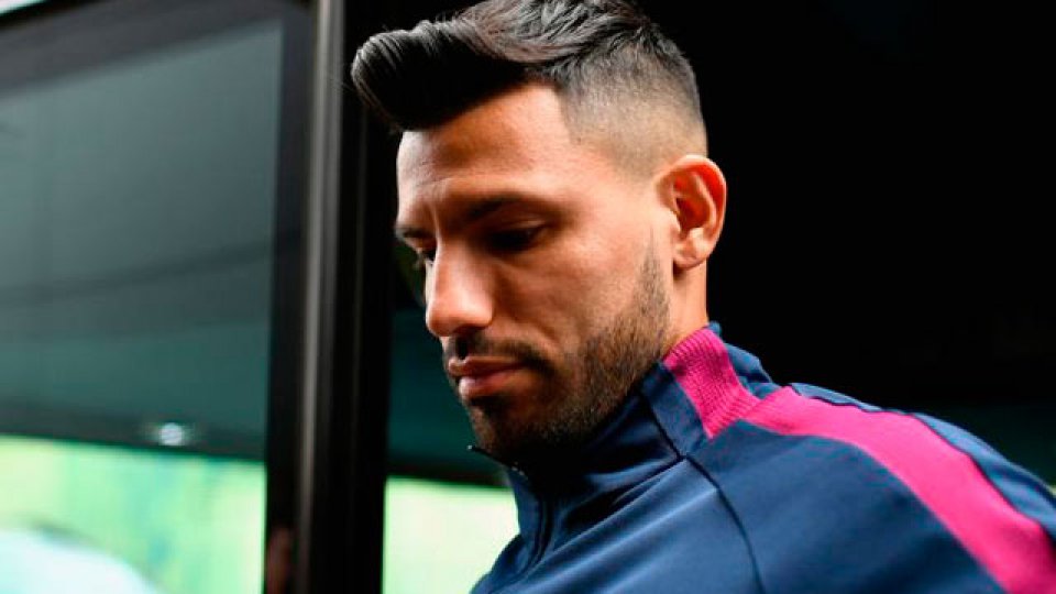 El delantero sufrió una fractura de costilla.