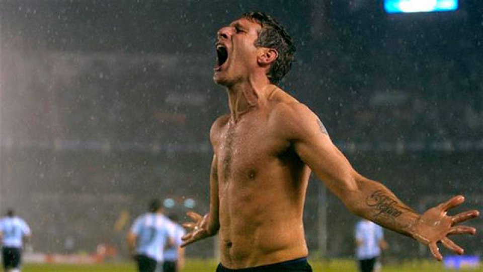 Martín Palermo en el agónico gol rumbo a Sudáfrica 2010.